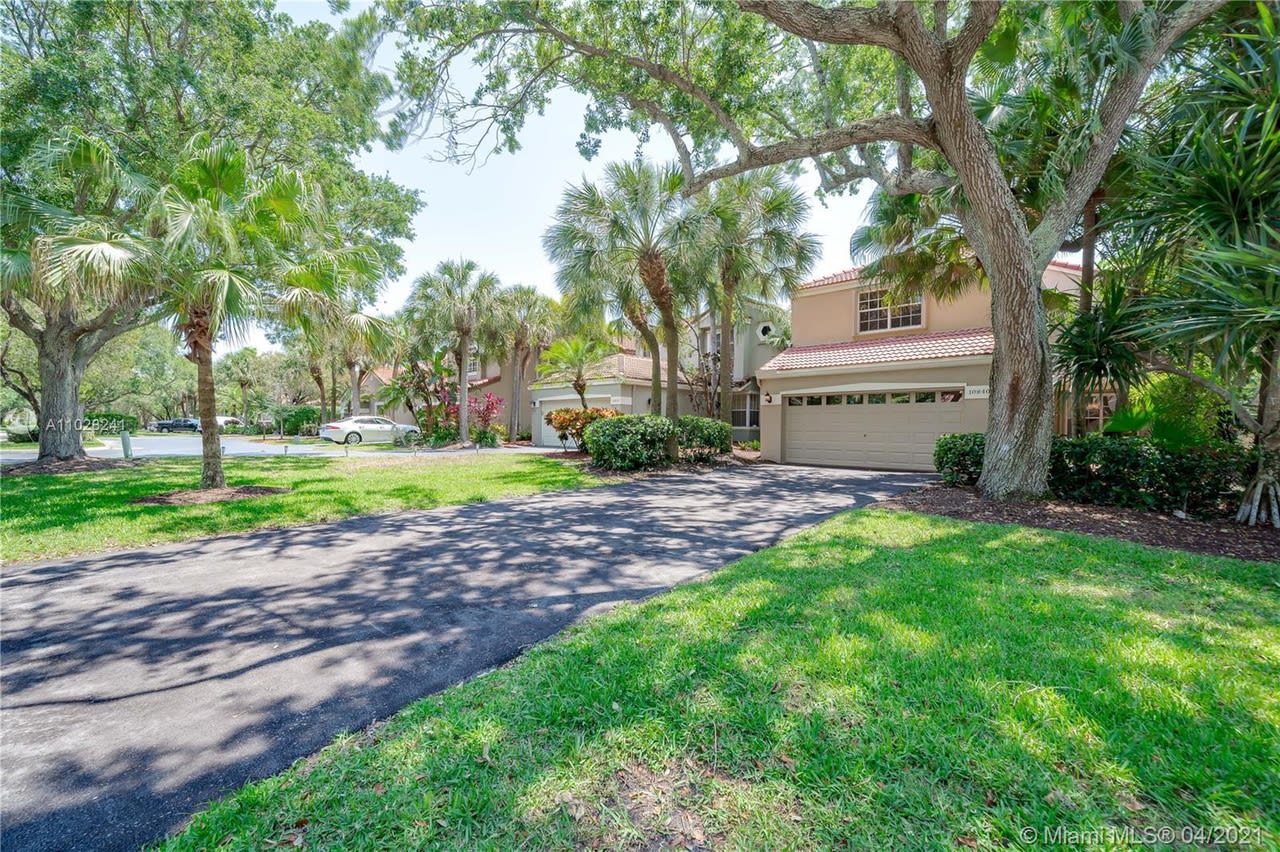 10840 NW 10 St