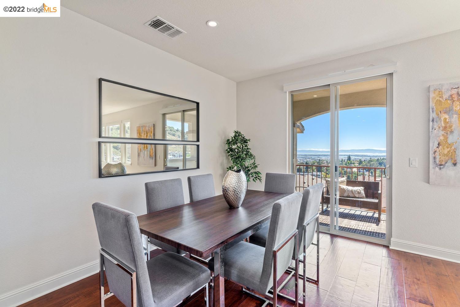 6517 Bayview Dr, Oakland, CA 94605