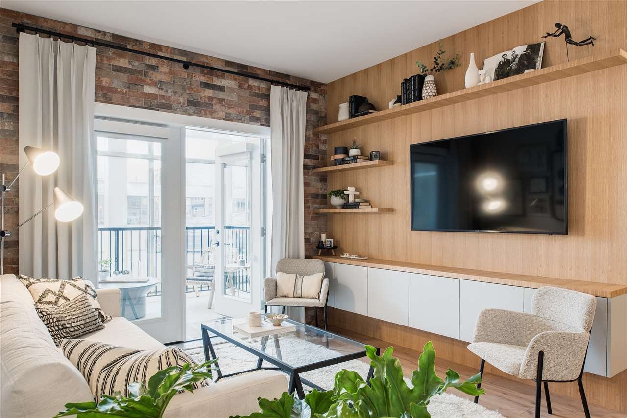 327-2485 Montrose Ave