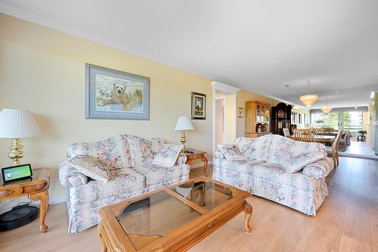 907-6611 Southoaks Cres