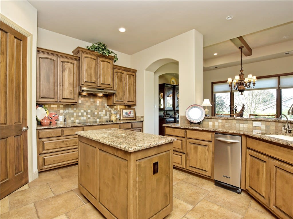 325 Jack Nicklaus Dr