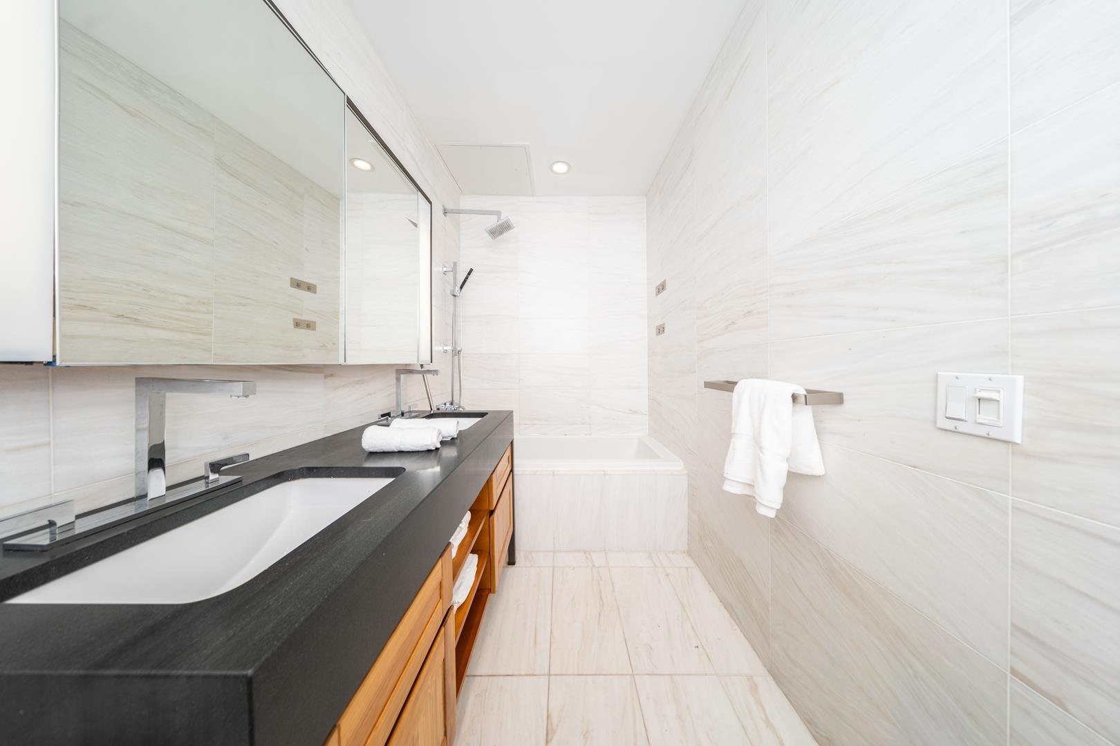 75 Wall Street, Apt 31-R