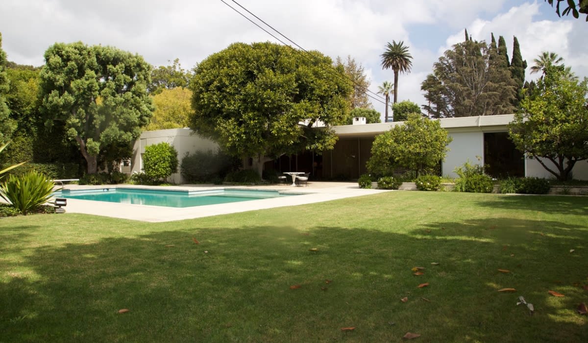 Dan Dworsky-Designed Midcentury Quietly Fetches $12.25 Million in Beverly Hills