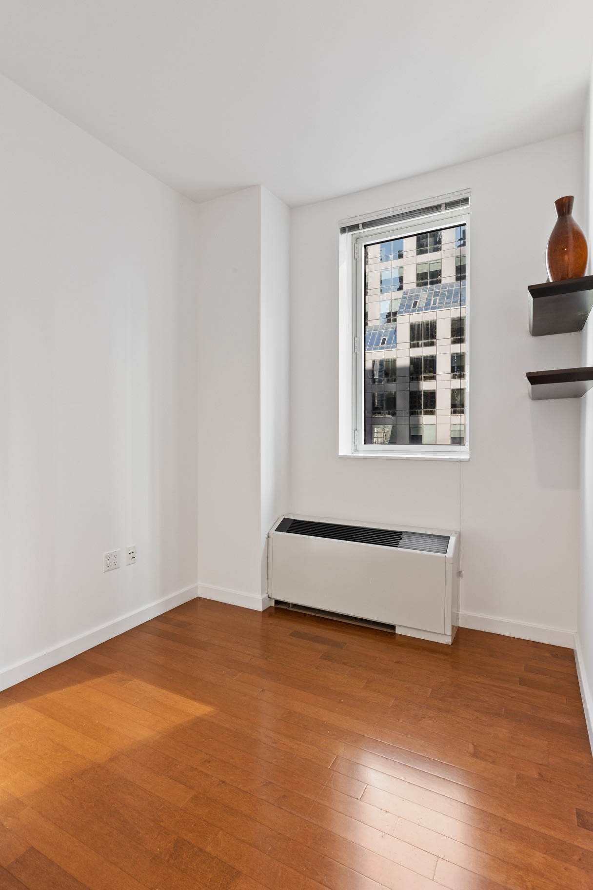 1600 Broadway Unit: 15-A