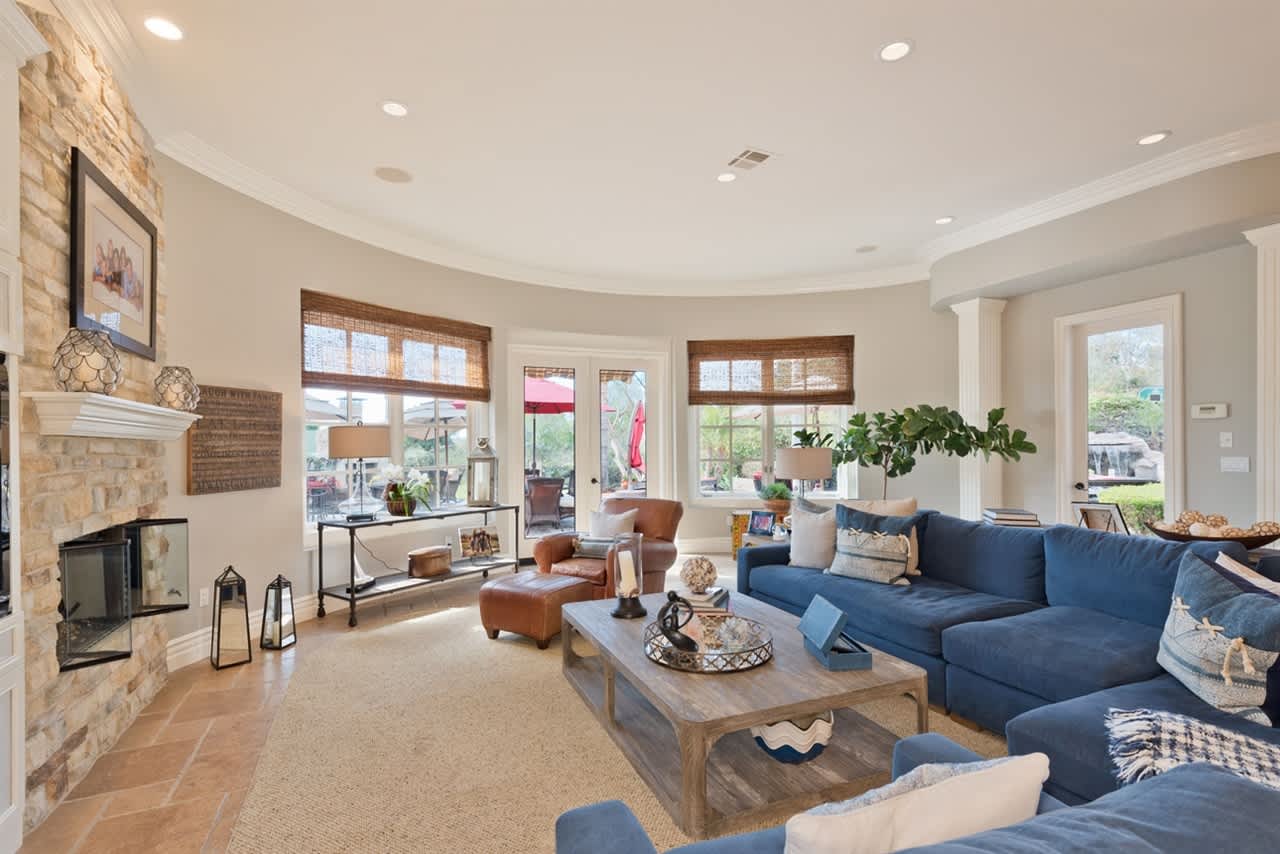 5478 Meadows Del Mar