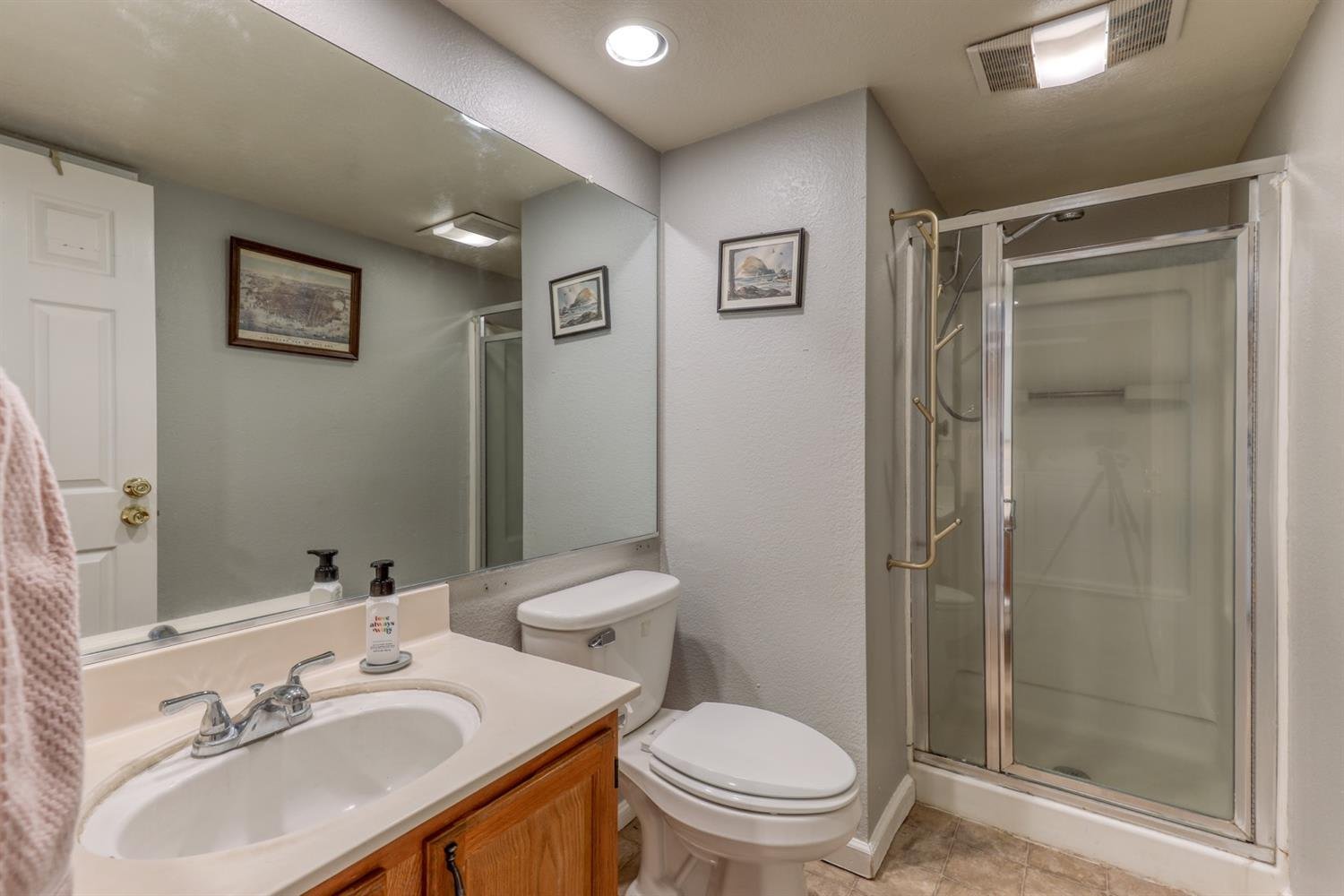 8572 Twin Trails Dr