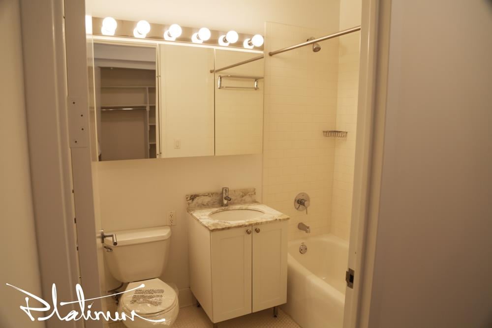 505 West 37th Street, Apt 34D