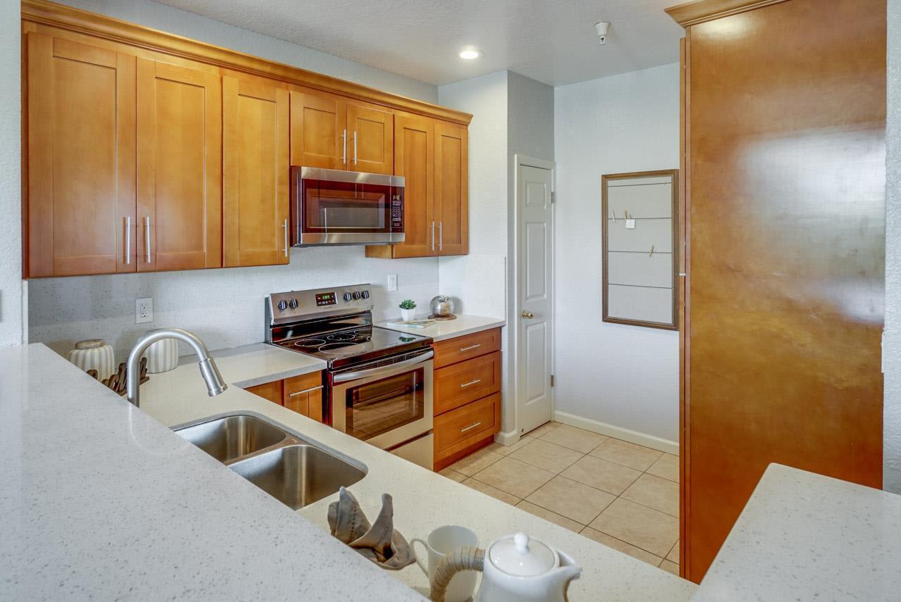 250 Santa Fe Terrace #205