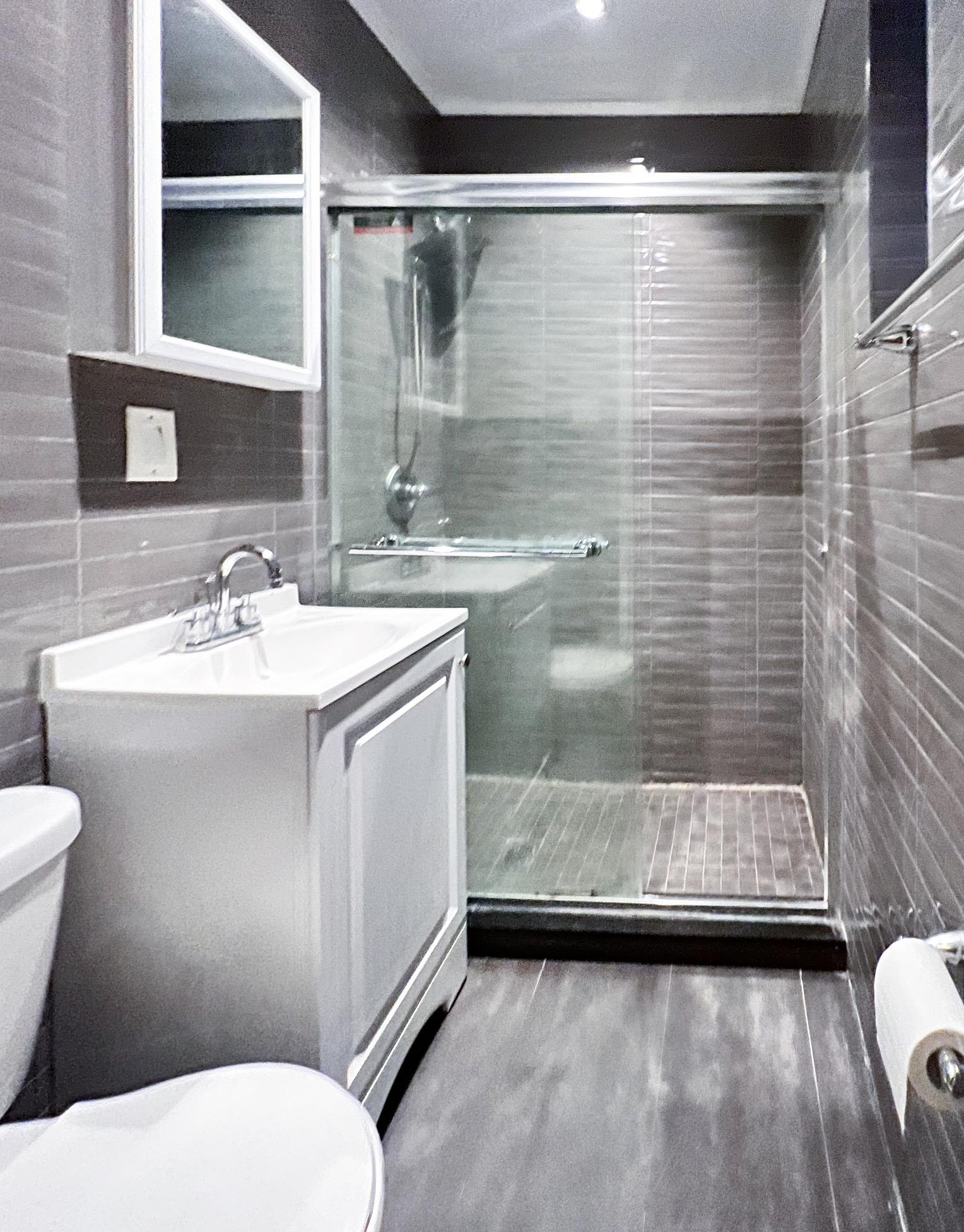 206 East 81st Street, Apt 3-B