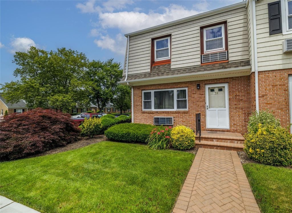 23 Rockville Ave. 