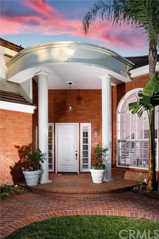 6652 Carriage Circle, Huntington Beach 