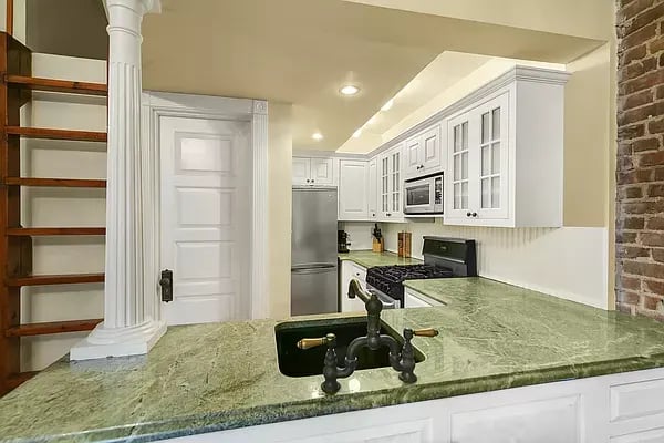 118 W 81st St, #2R