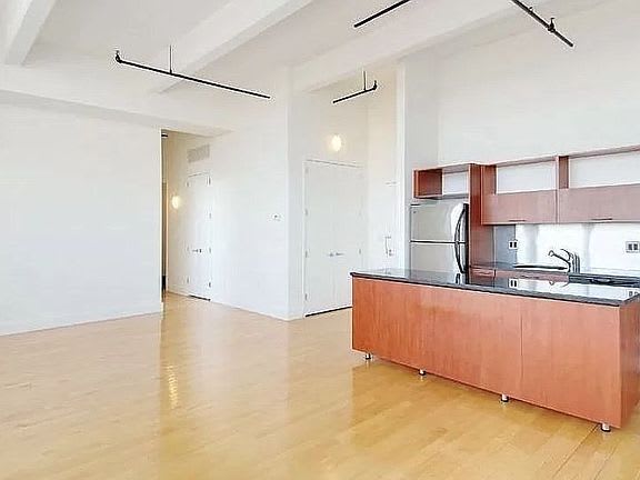 970 Kent Ave Apt: 302