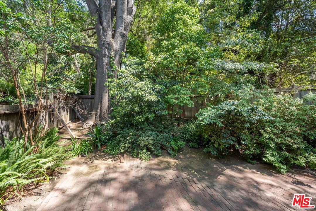 2951 La Castana Dr