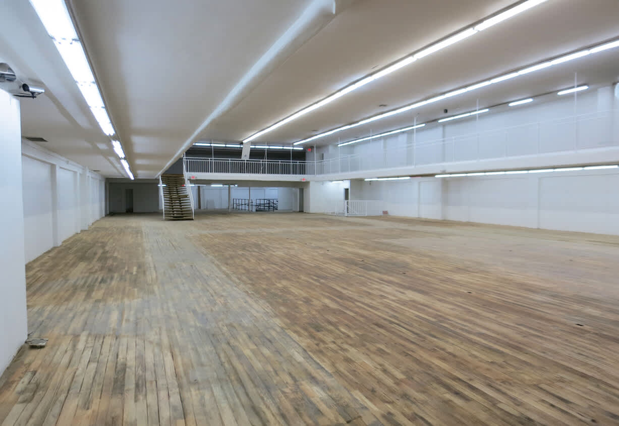 2700 N Broadway