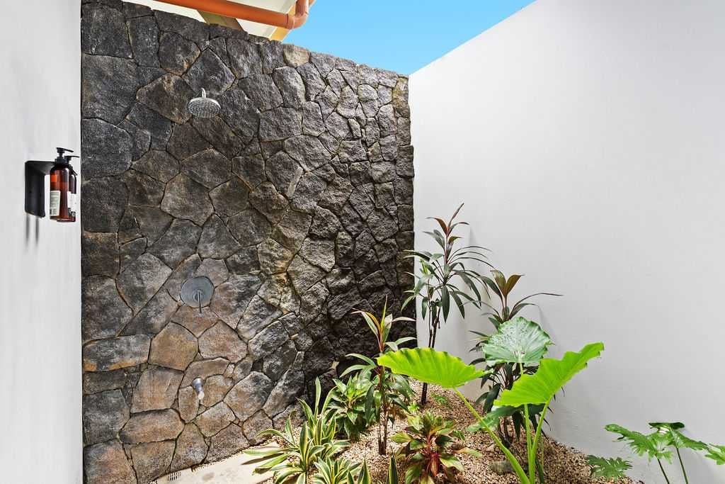 Pura Vida House | 6 bedroom 6 Bathroom Rental Juggernaut in Gated Community