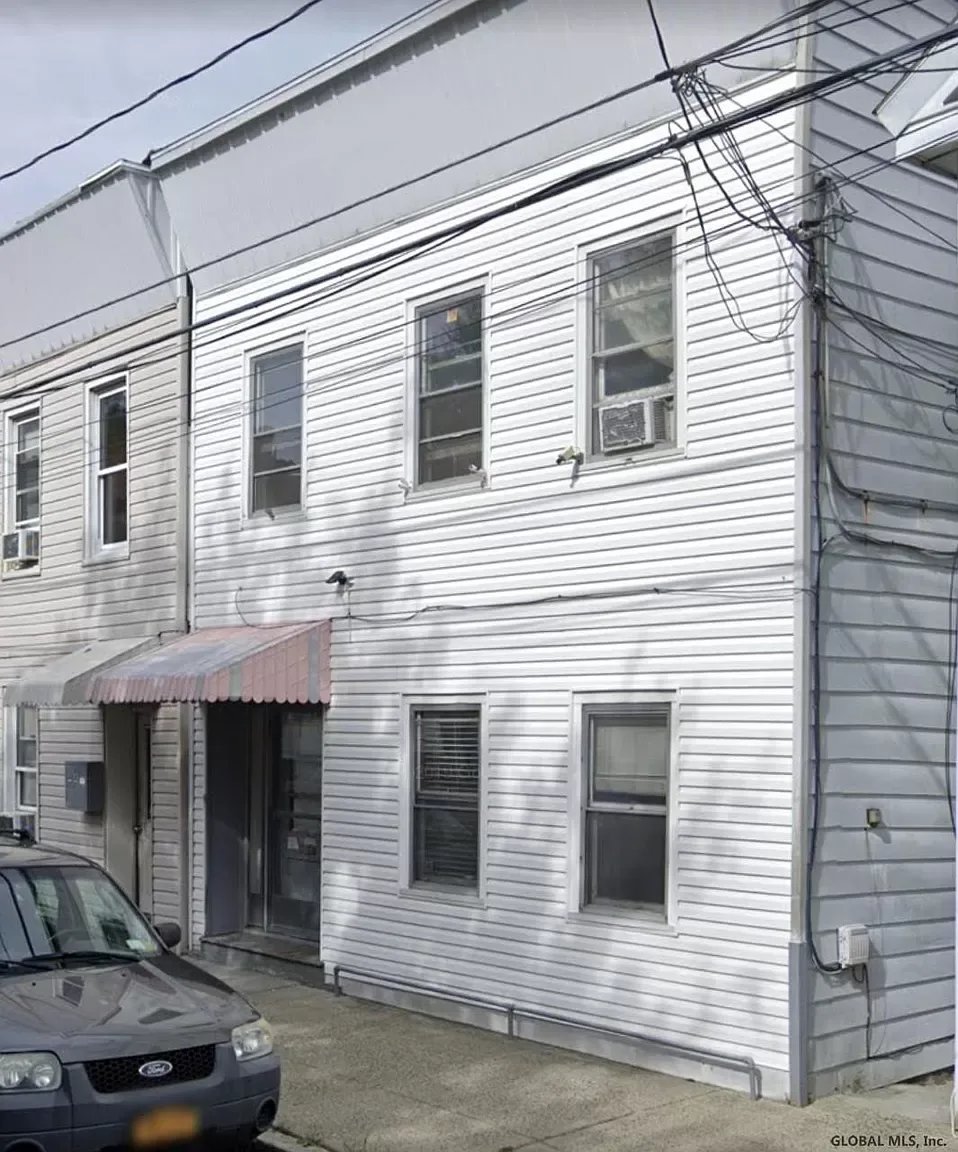 44 Congress St