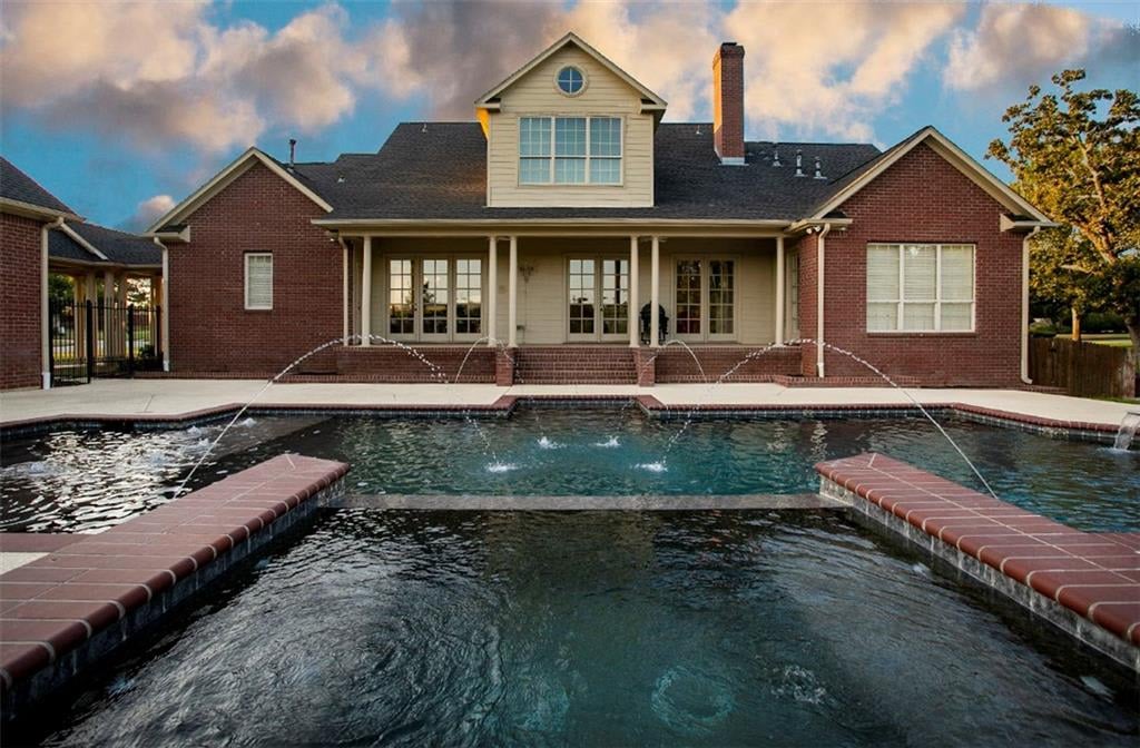 1581 Holcomb Cir