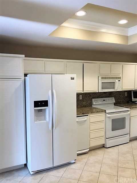33 Baycrest Court Unit 17