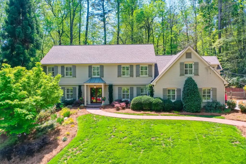 930 Edgewater Ct