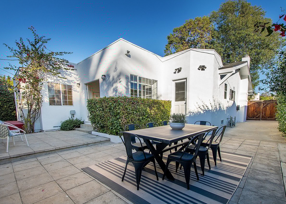 339 N Irving Blvd