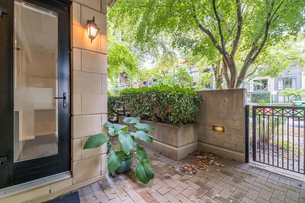 101-2065 W 12th Avenue, Vancouver