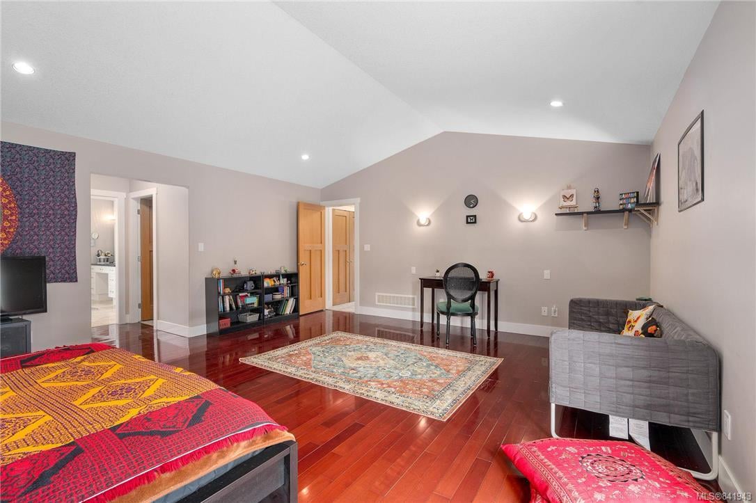 2346 Rozon Rd, Mill Bay