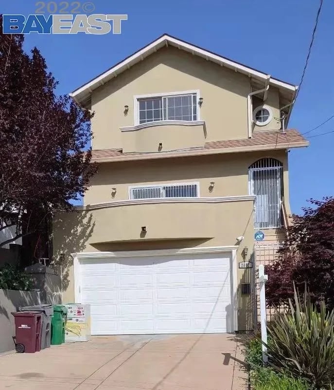 2607 Oliver Ave