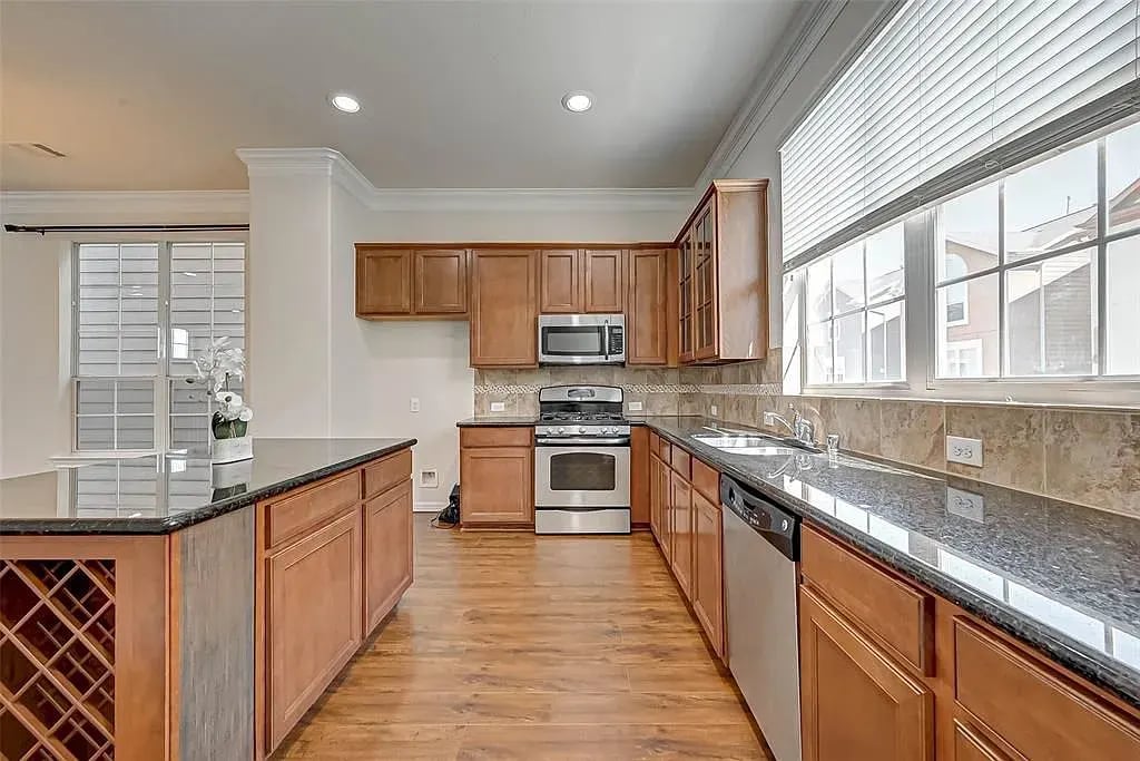 3216 Clearview Cir