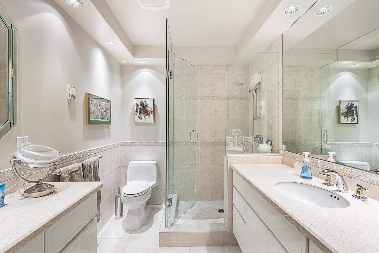 2343 Bellevue Ave