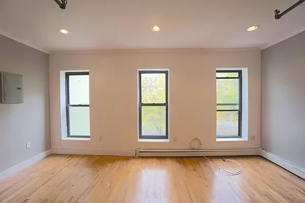832 Quincy Street Unit: 3