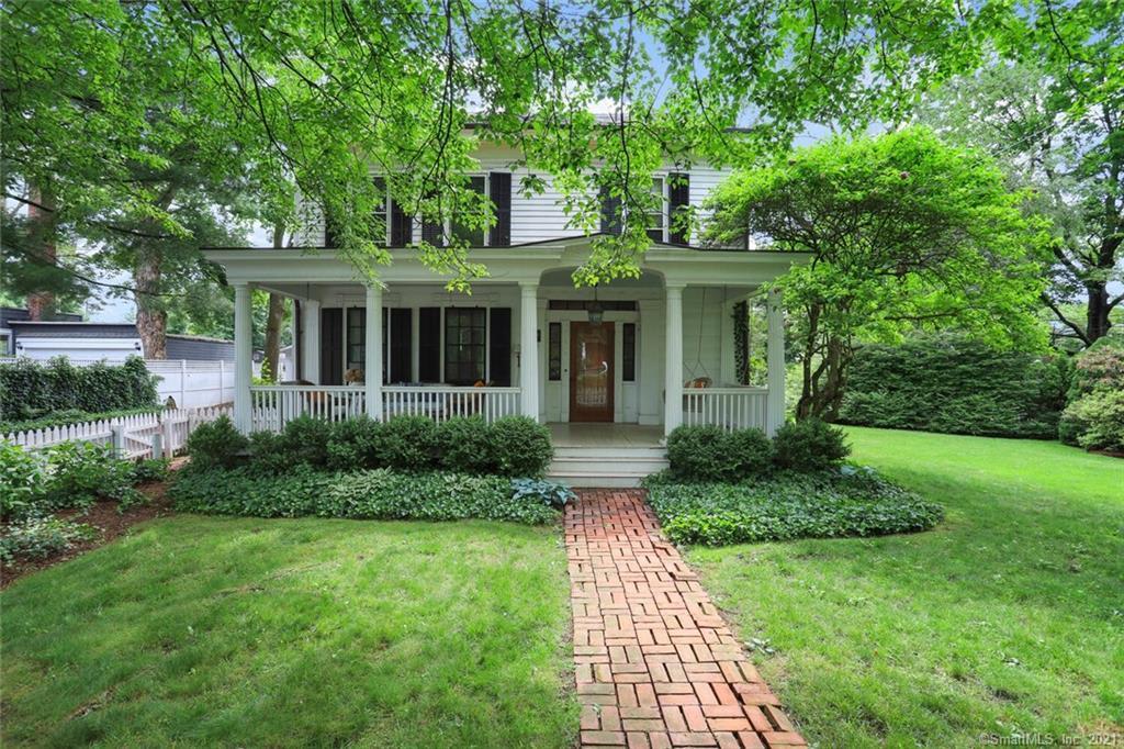 33 Mead Ave