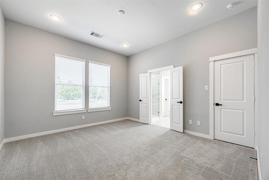 6704 Parker Oaks Ln
