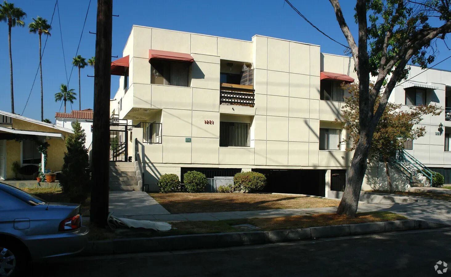1221 Stanley Ave