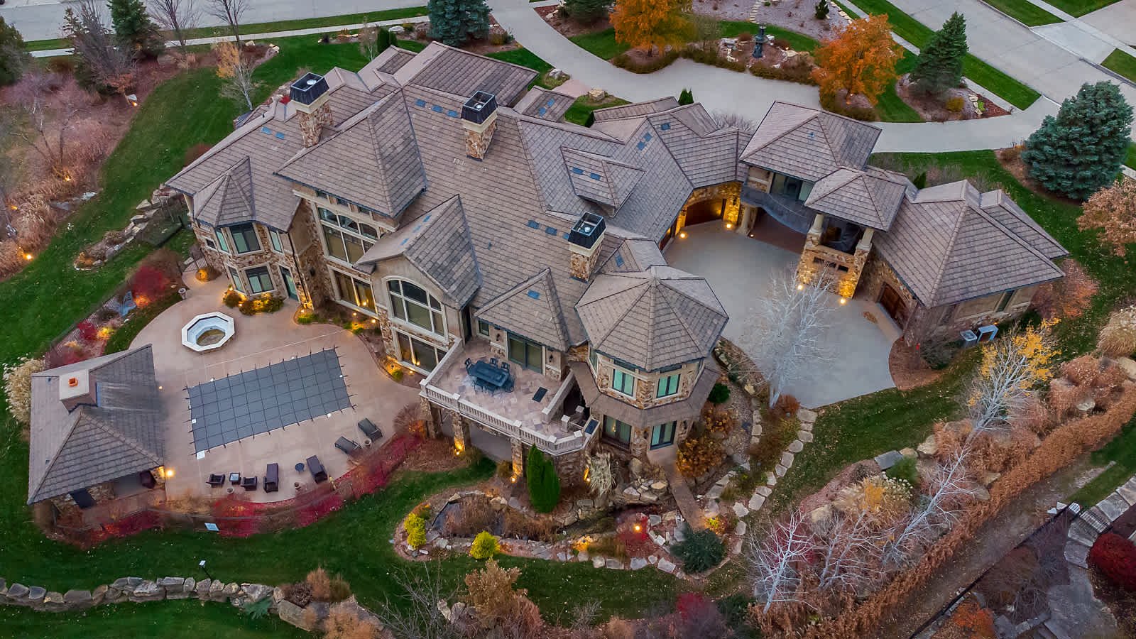 2505 NE Bellagio Court