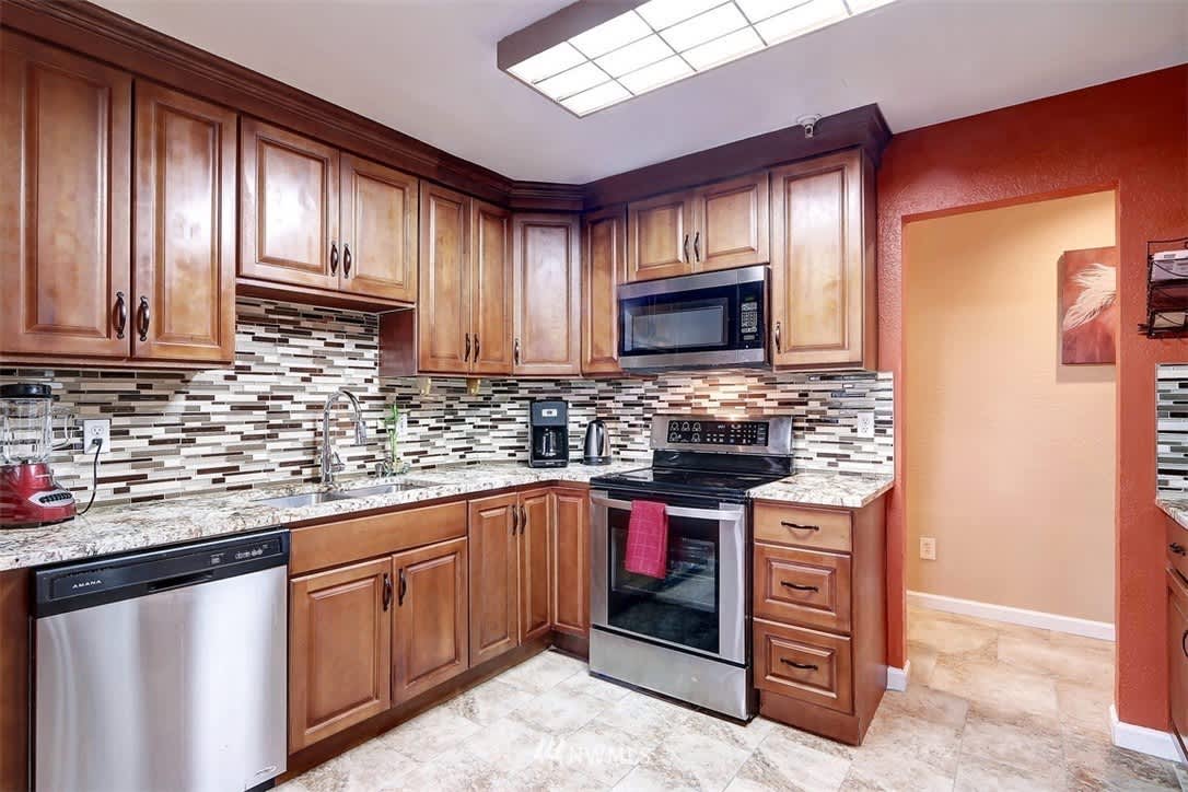 18606 52nd Ave W #211