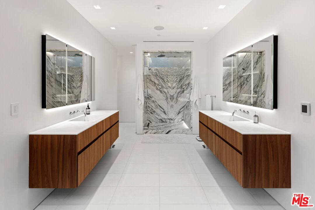 Luxe Oasis