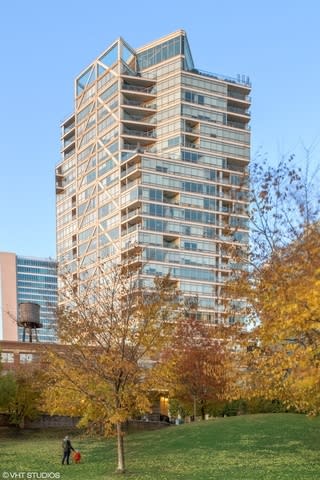 510 W Erie St #2301