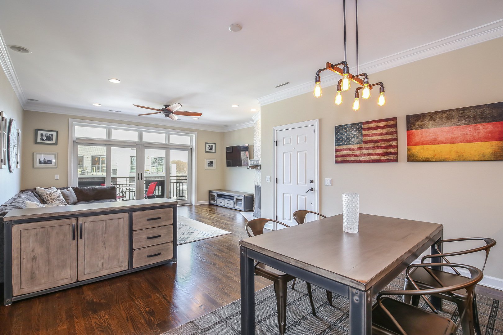 2107 W Belmont #4B