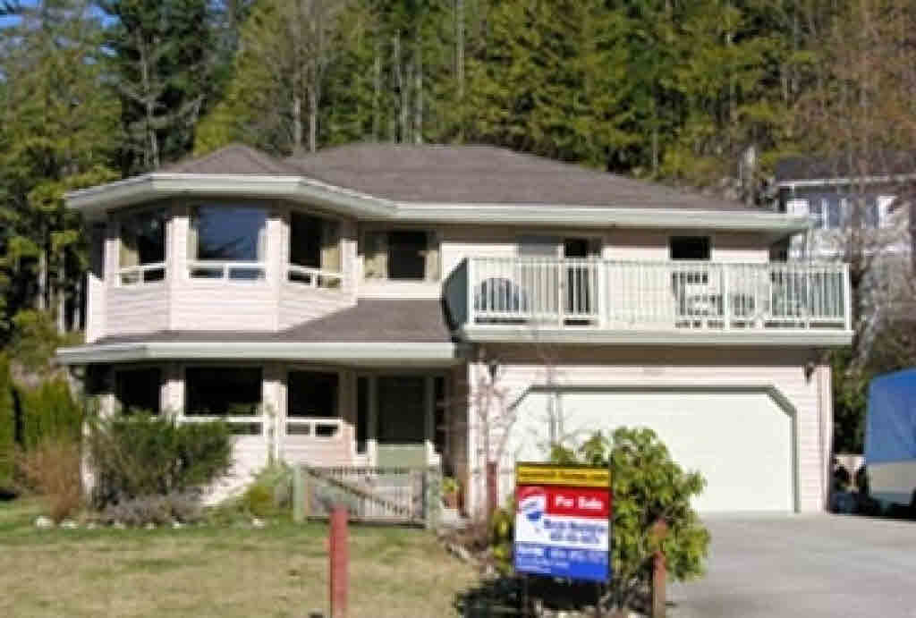 2003 Angelus Ln