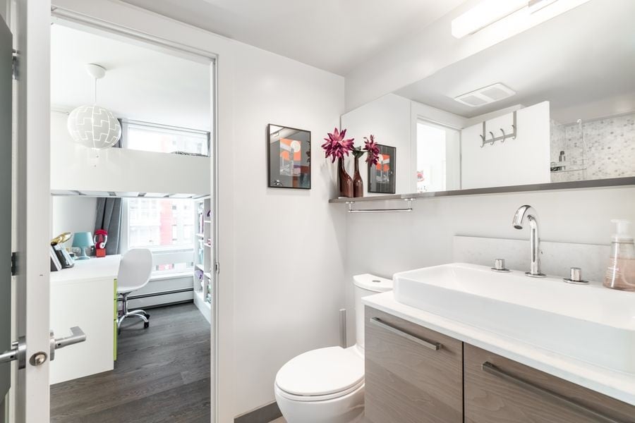 212-189 Keefer St