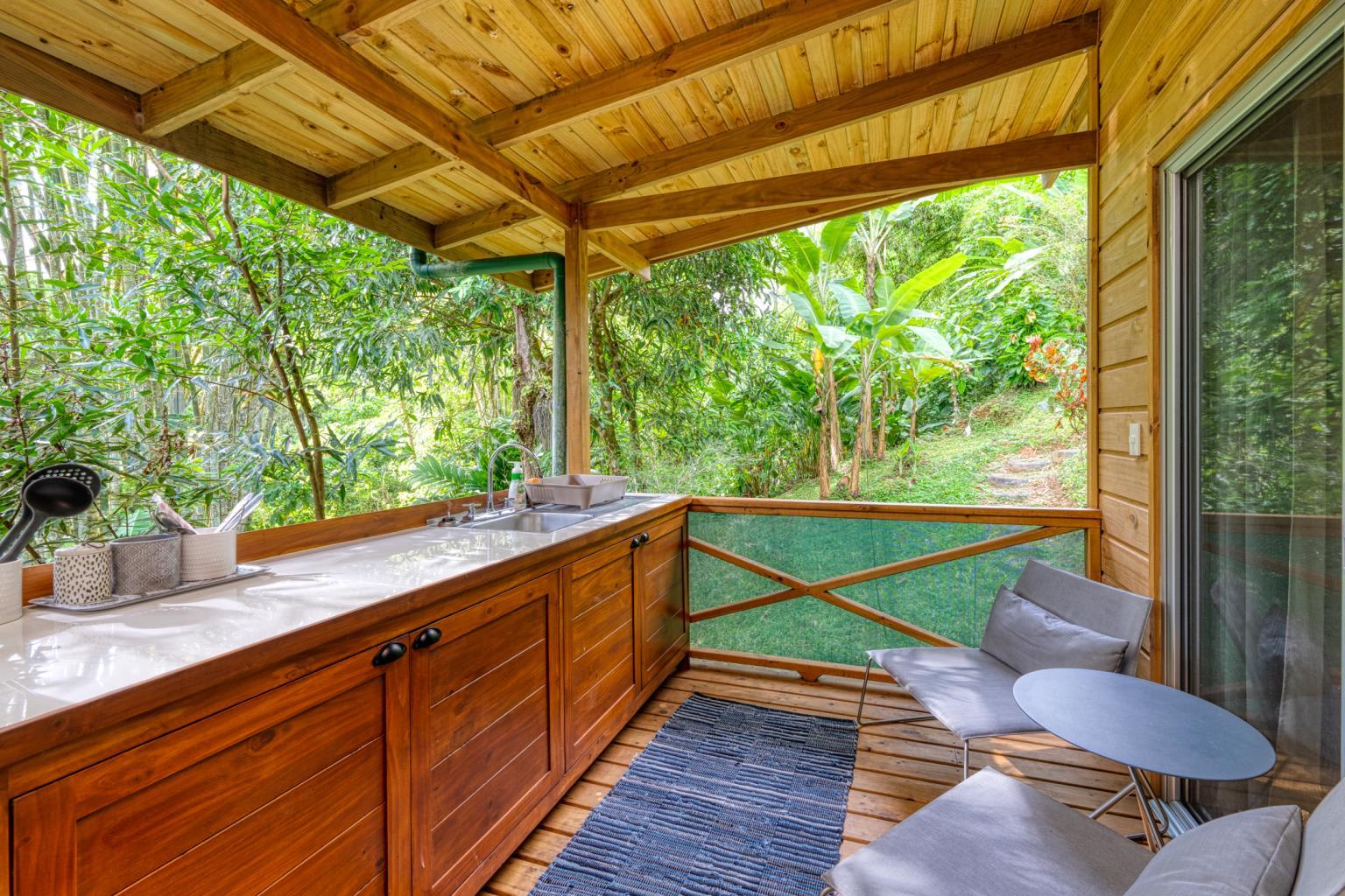 Exceptional Retreat Center on 62 Acre in Tinamastes