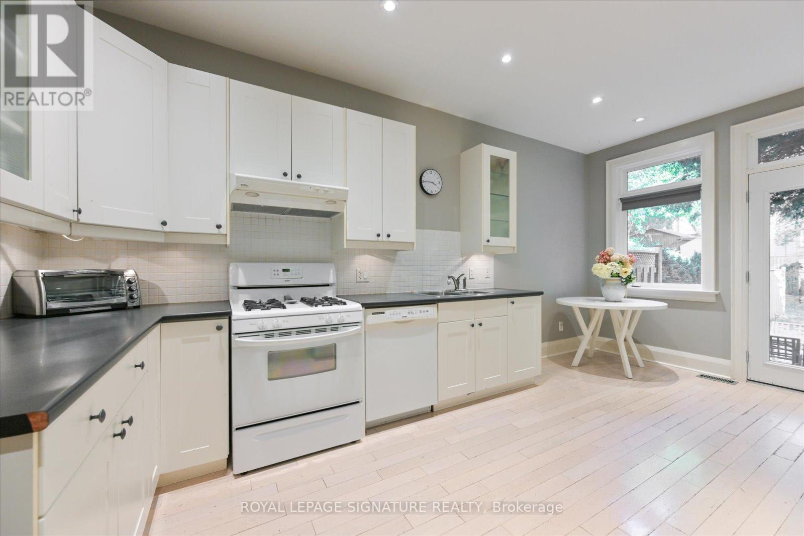 248 Roselawn Ave 