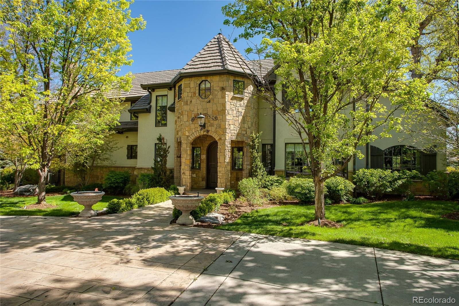 8  Viking Drive