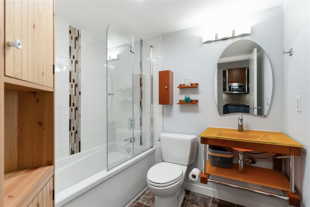 317-555 W 14th Ave