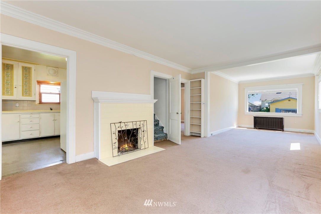 2409 Baker Ave