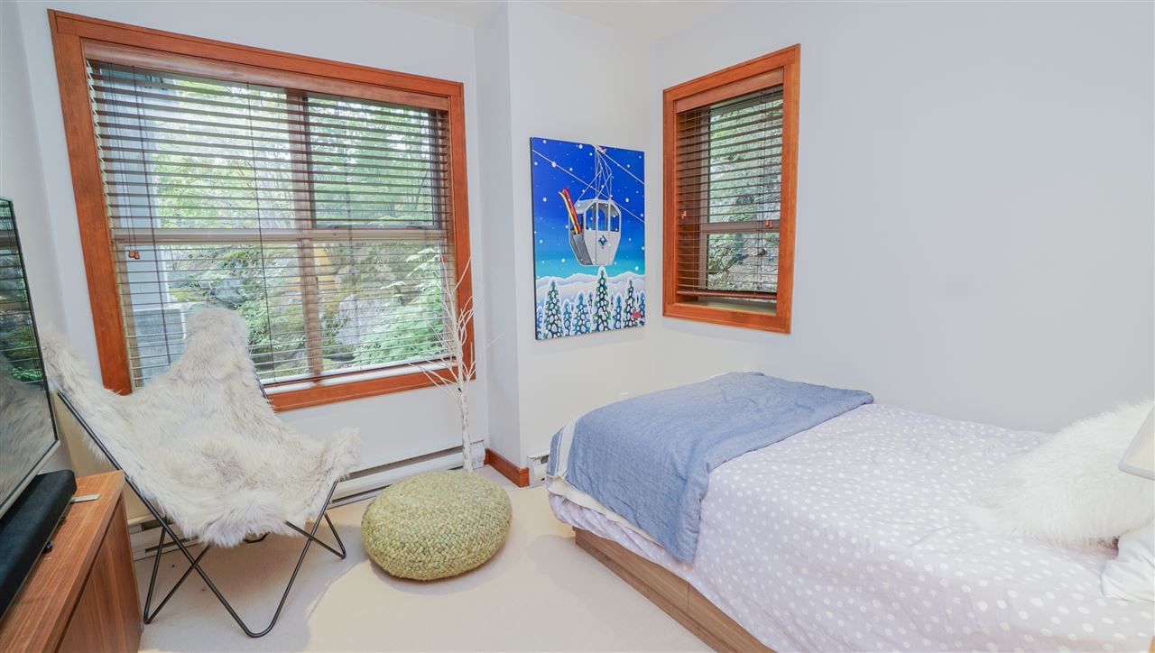 1-4661 Blackcomb Wy