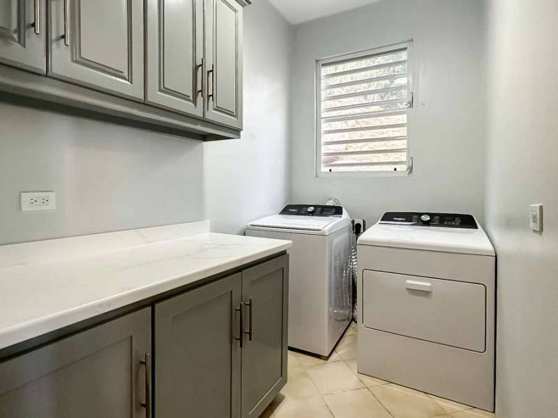 294 Fahie Hill 3 Bedrooms