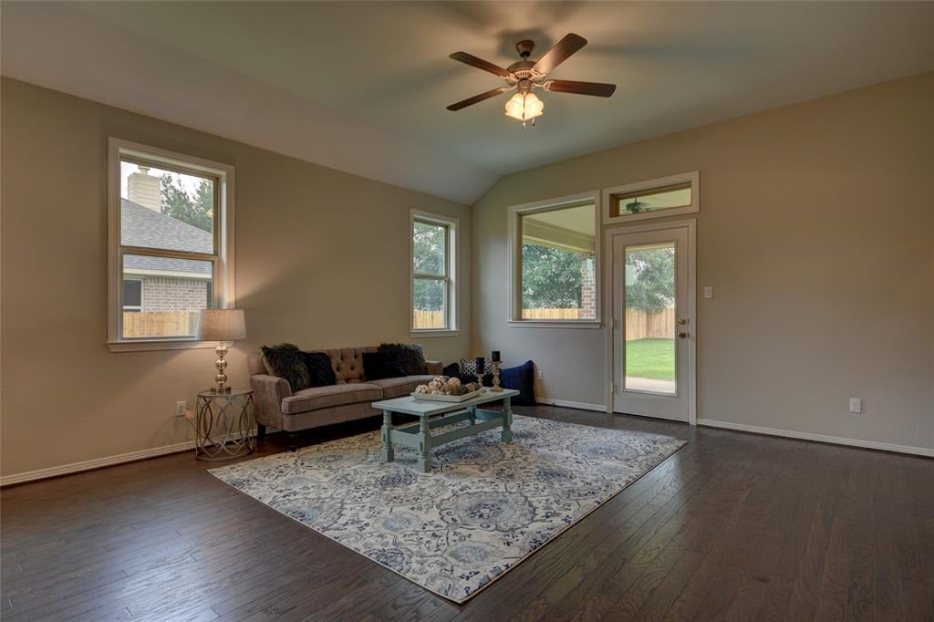 42 Briarwood Lane Bellville, Tx 77418