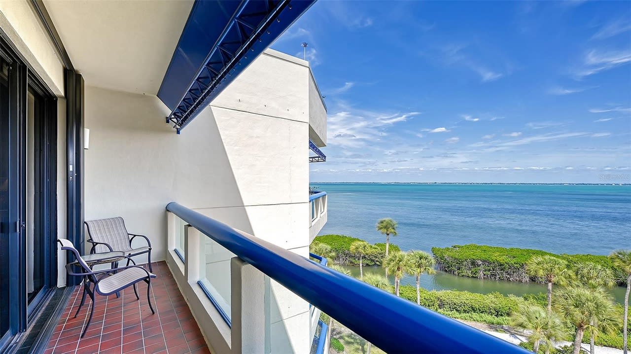 2120 Harbourside Dr, #657